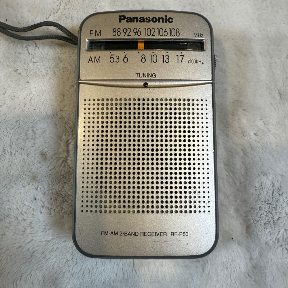 Panasonic RF-P50 Pocket AM/FM Portable Radio Silver Handheld 2-Band Receiver - Picture 2 of 6